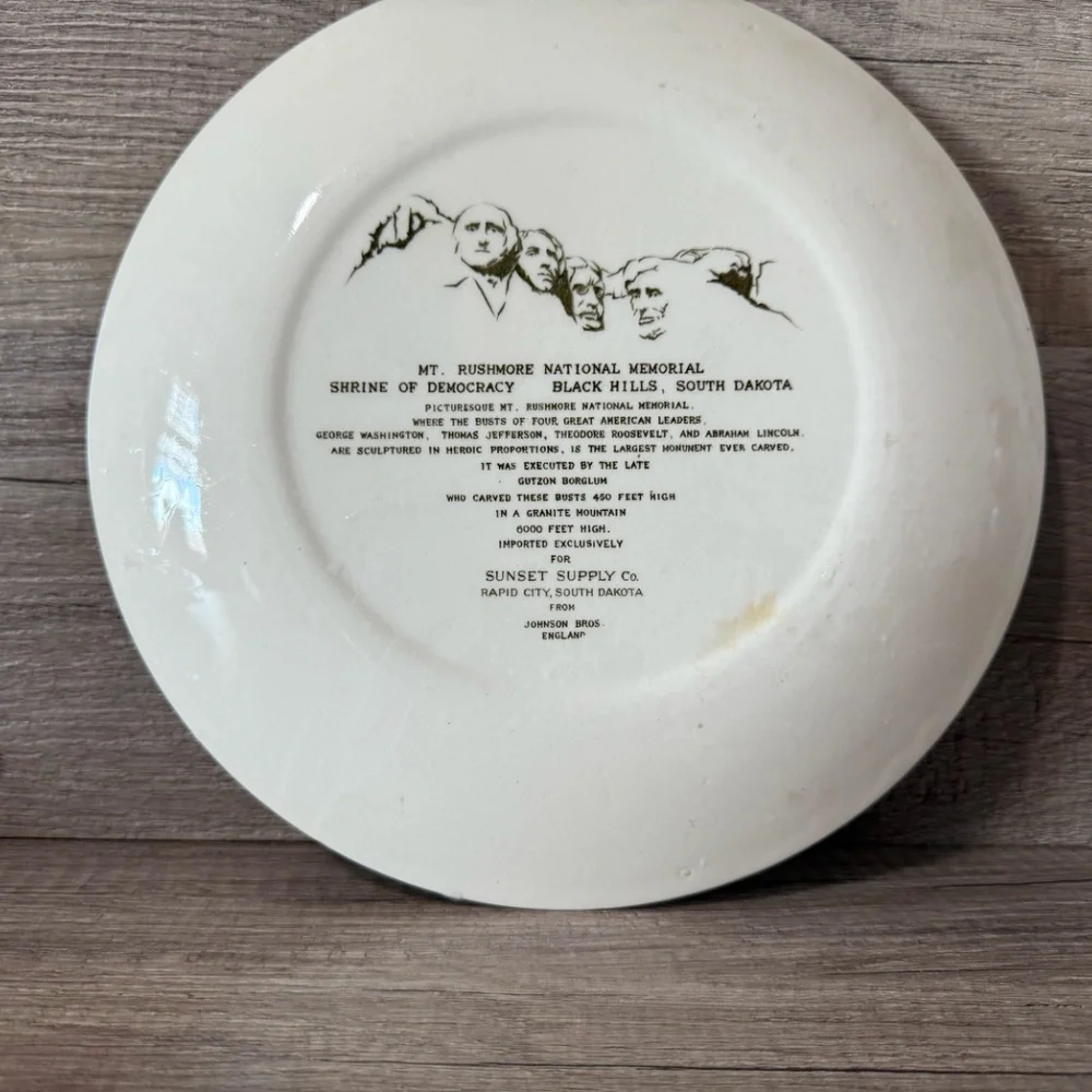 SUNSET SUPPLY CO Mt. Rushmore National Memorial Plate